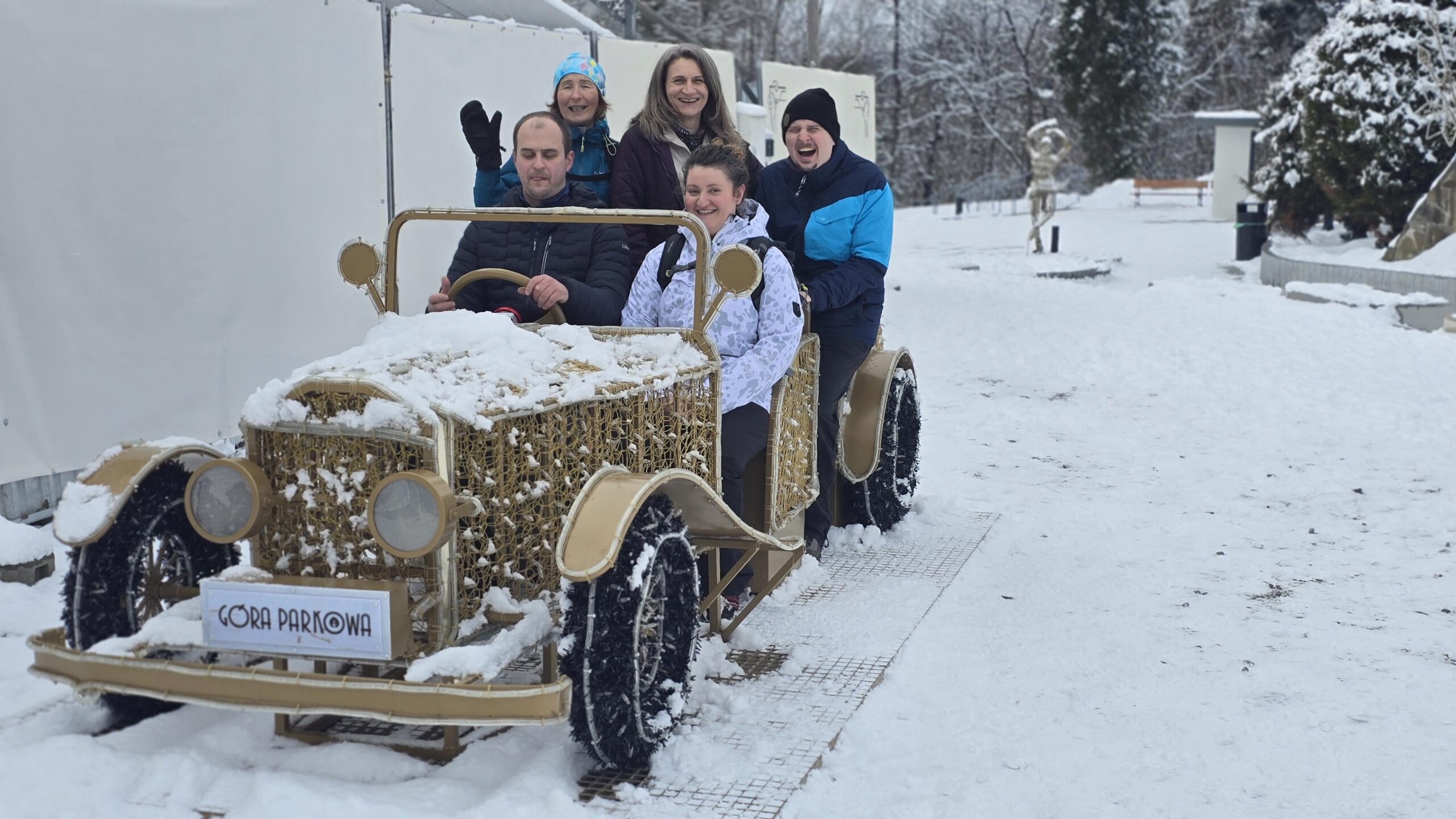 Parte del equipo de Telegrafia en el mirador durante el teambuilding en Krynica