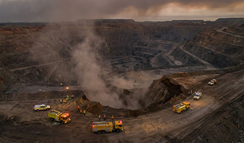 mina a cielo abierto mostrando la importancia de los sistemas de alerta temprana en minería