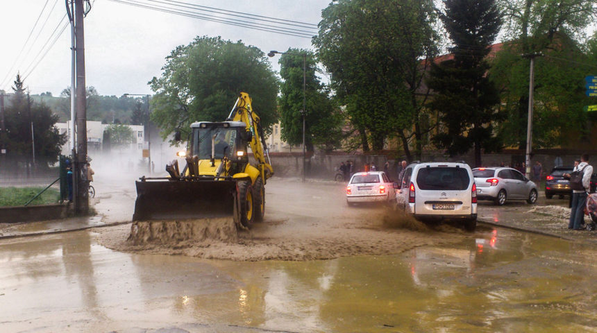 Reportaje fotográfico especial: Vea una violenta tormenta causante de inundaciones repentinas