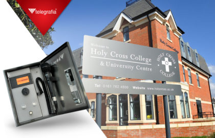 Una sirena Bono para el Instituto católico Holy Cross College y Centro universitario